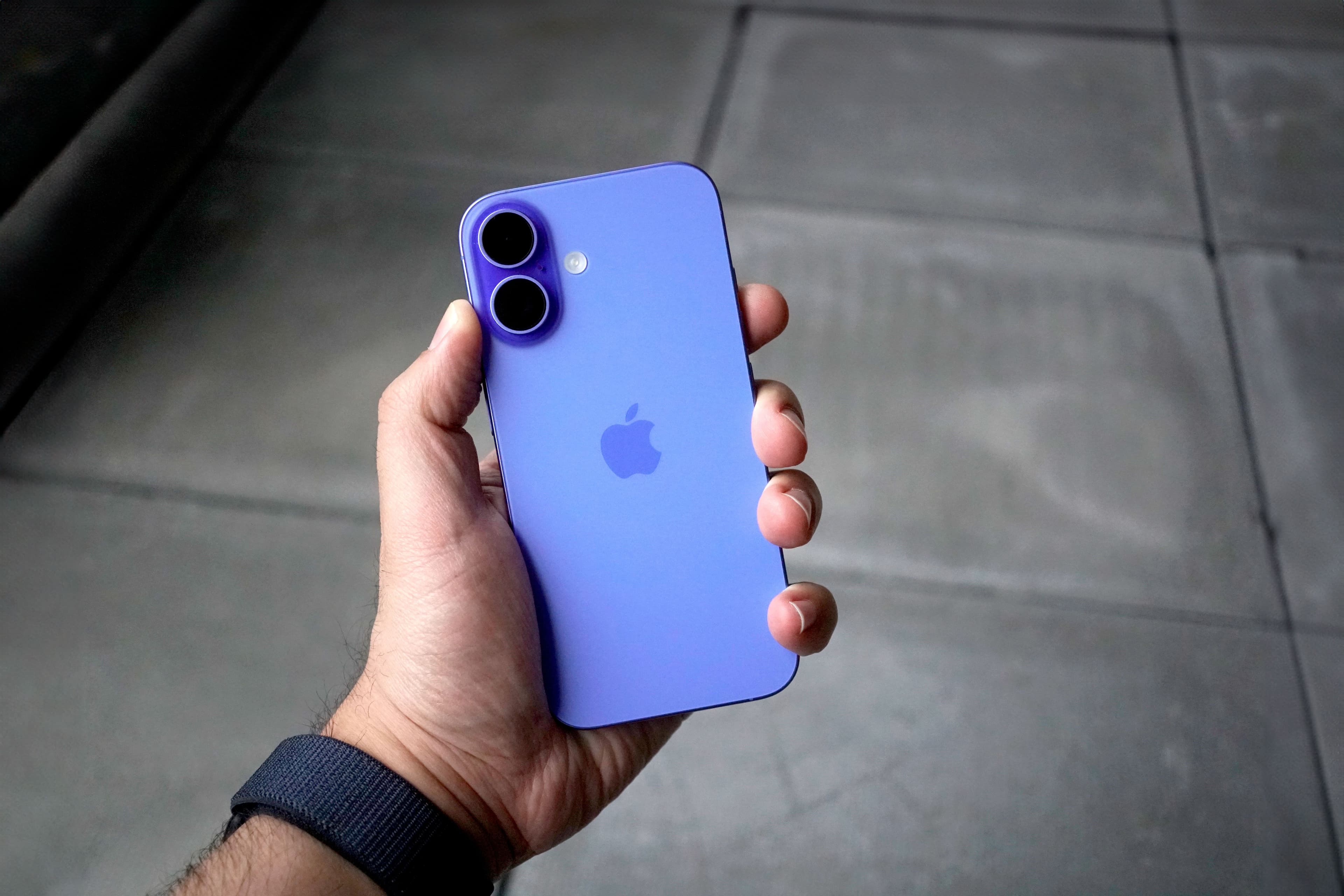 iPhone 16